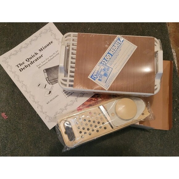 Quick Minute Microwave Food Dehydrator 8 pc set - Picture 4 of 4